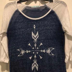 Maurice’s 3/4 sleeve detailed shirt